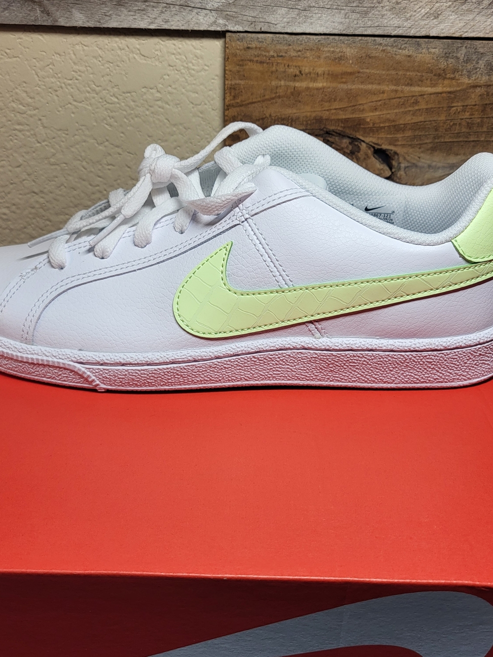 *NEW* Nike Court Royale Women's Training Shoes White/Barely Volt Size 9.5